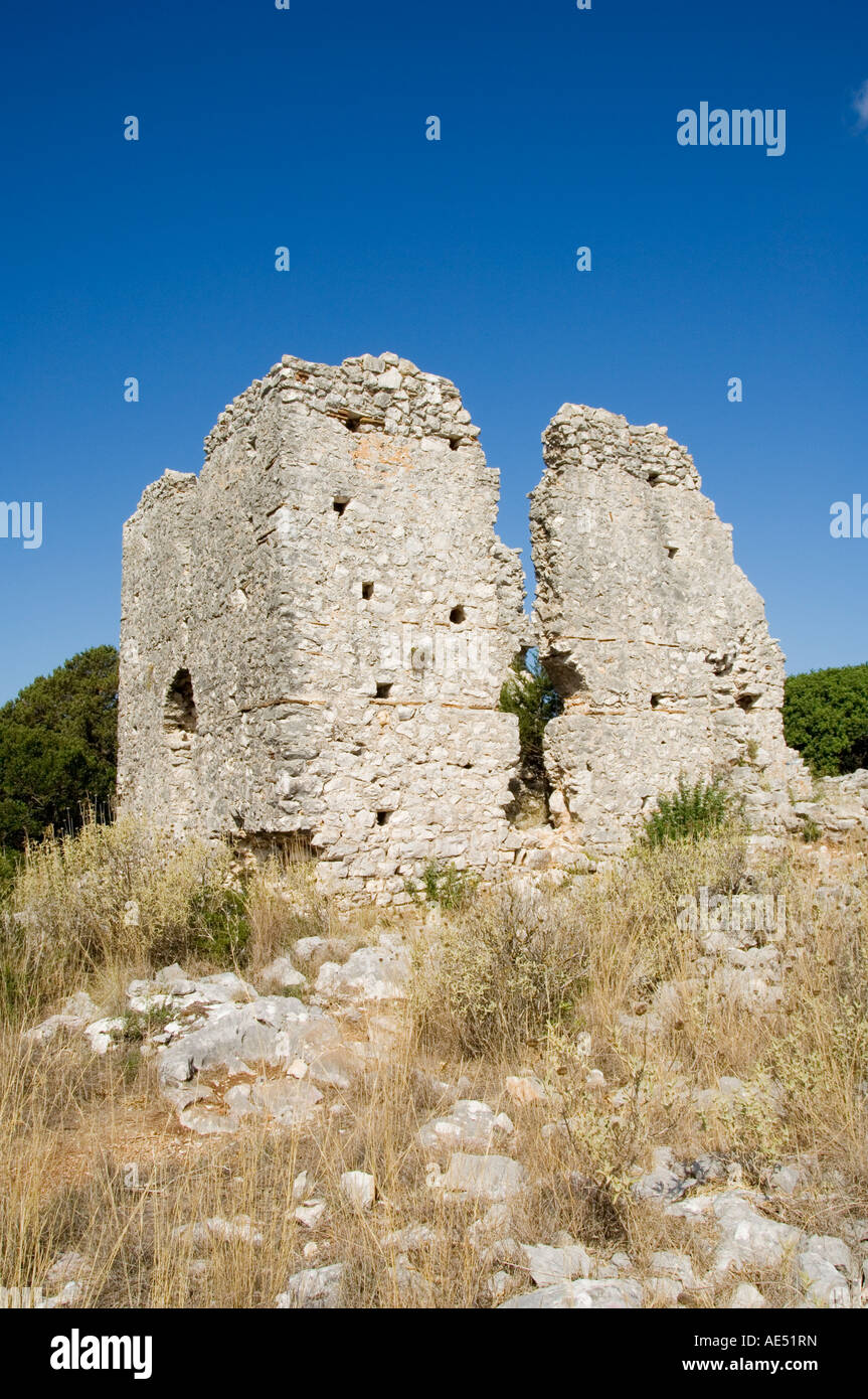 Antigua iglesia en ruinas, Fiskardo, Cefalonia (Cefalonia), las Islas Jónicas, Grecia, Europa Foto de stock