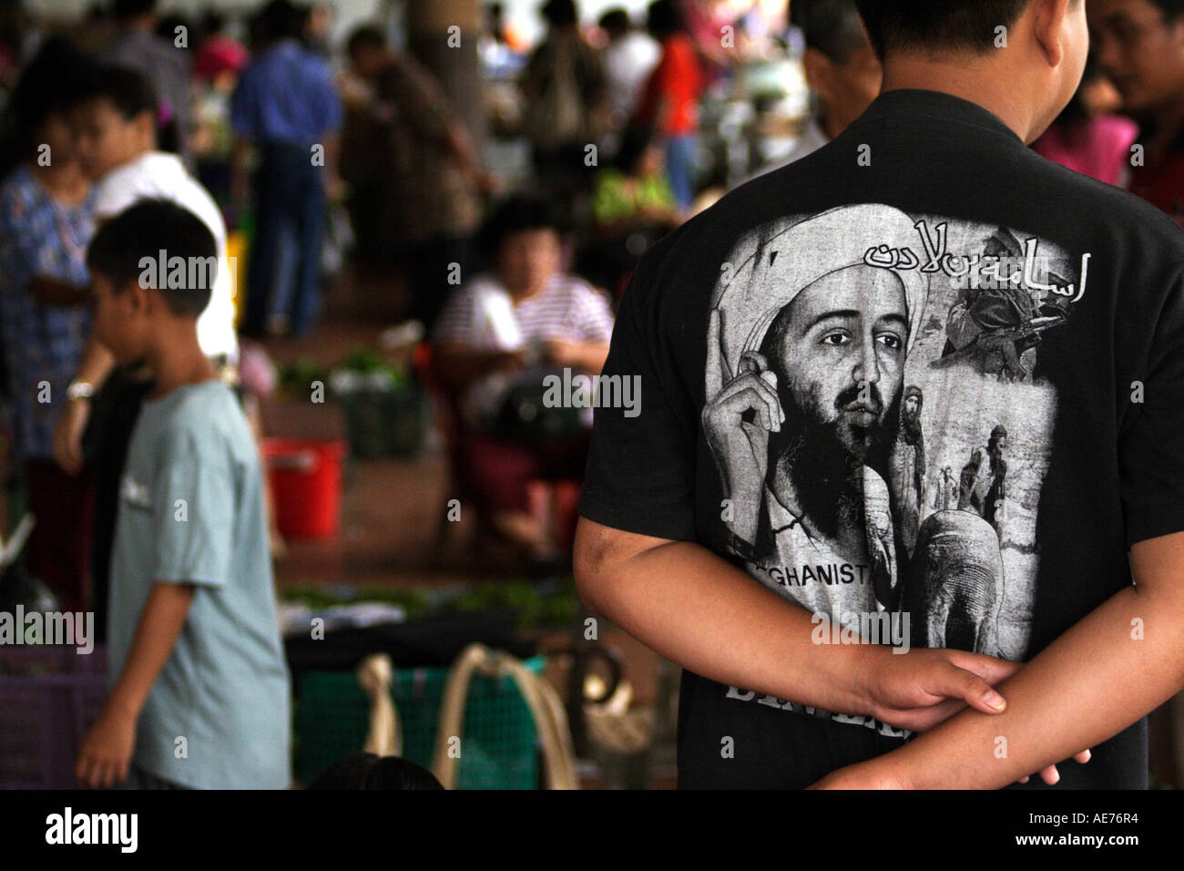 Camiseta osama bin laden fotografías e imágenes de alta resolución - Alamy