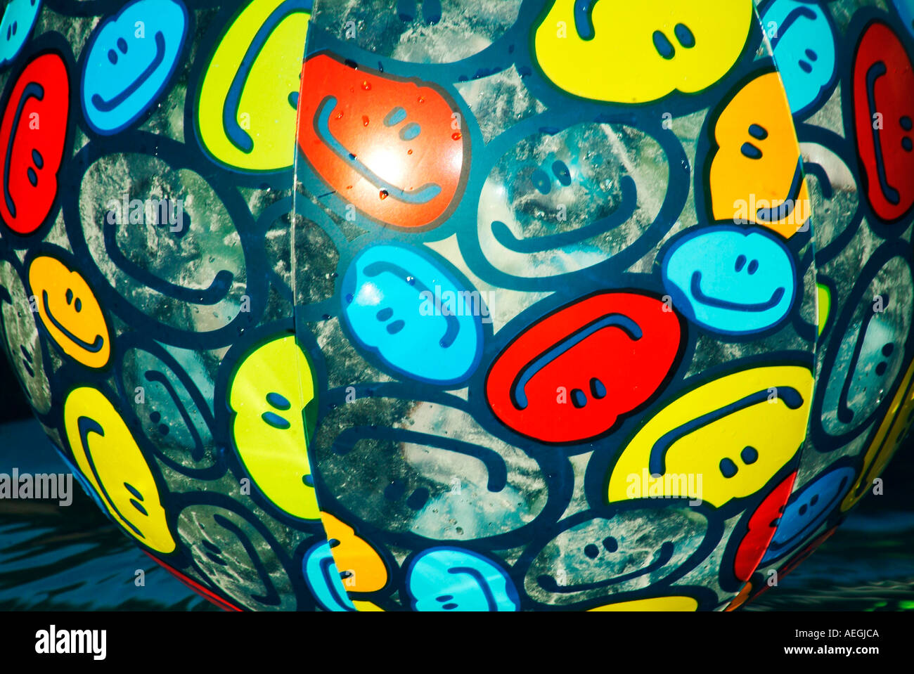 Smiley Face beach ball Fotografía de stock - Alamy