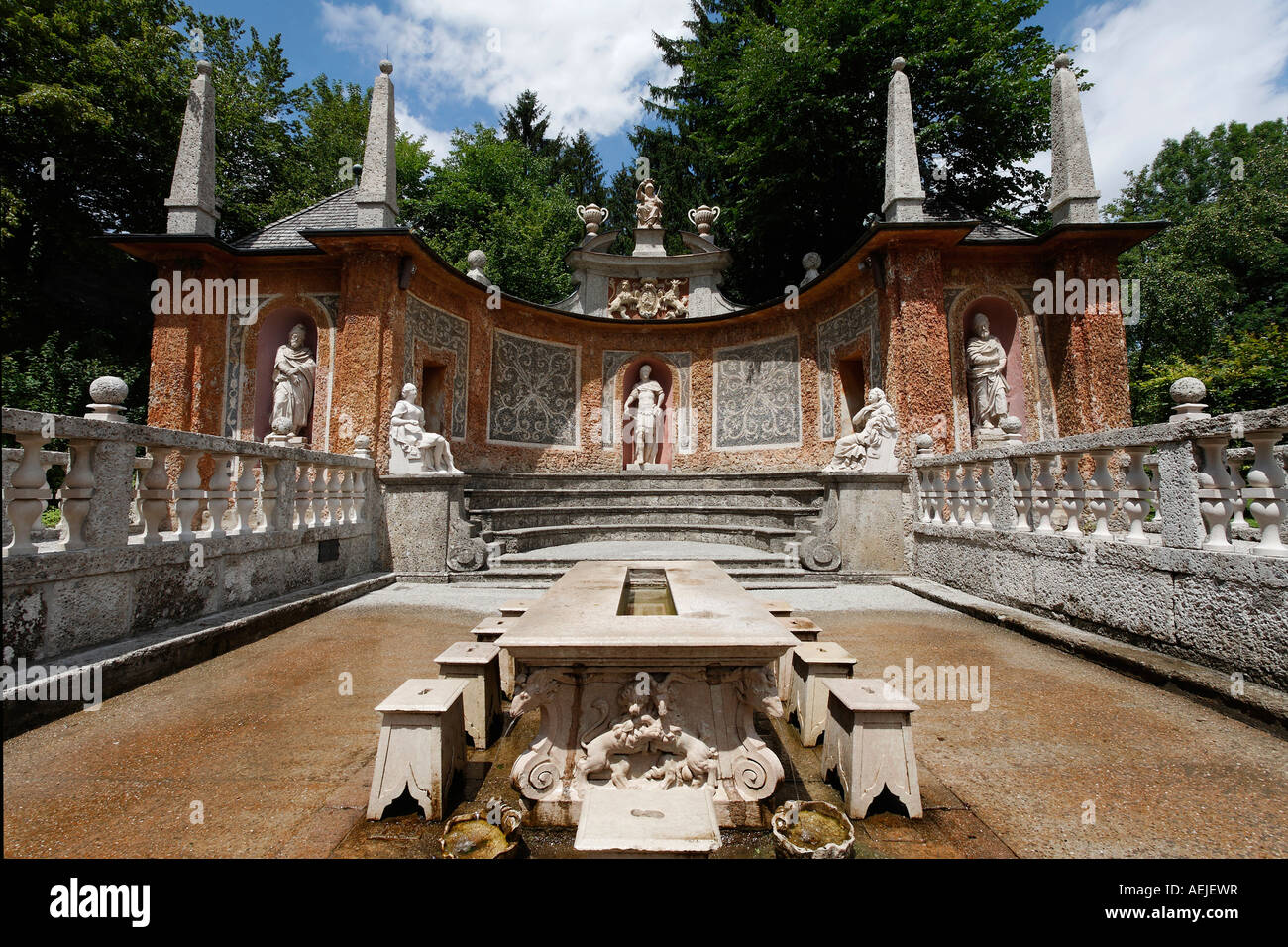 Fuentes de trucos, mesa del príncipe, Teatro Romano, Hellbrunn, Salzburgo, Austria Foto de stock