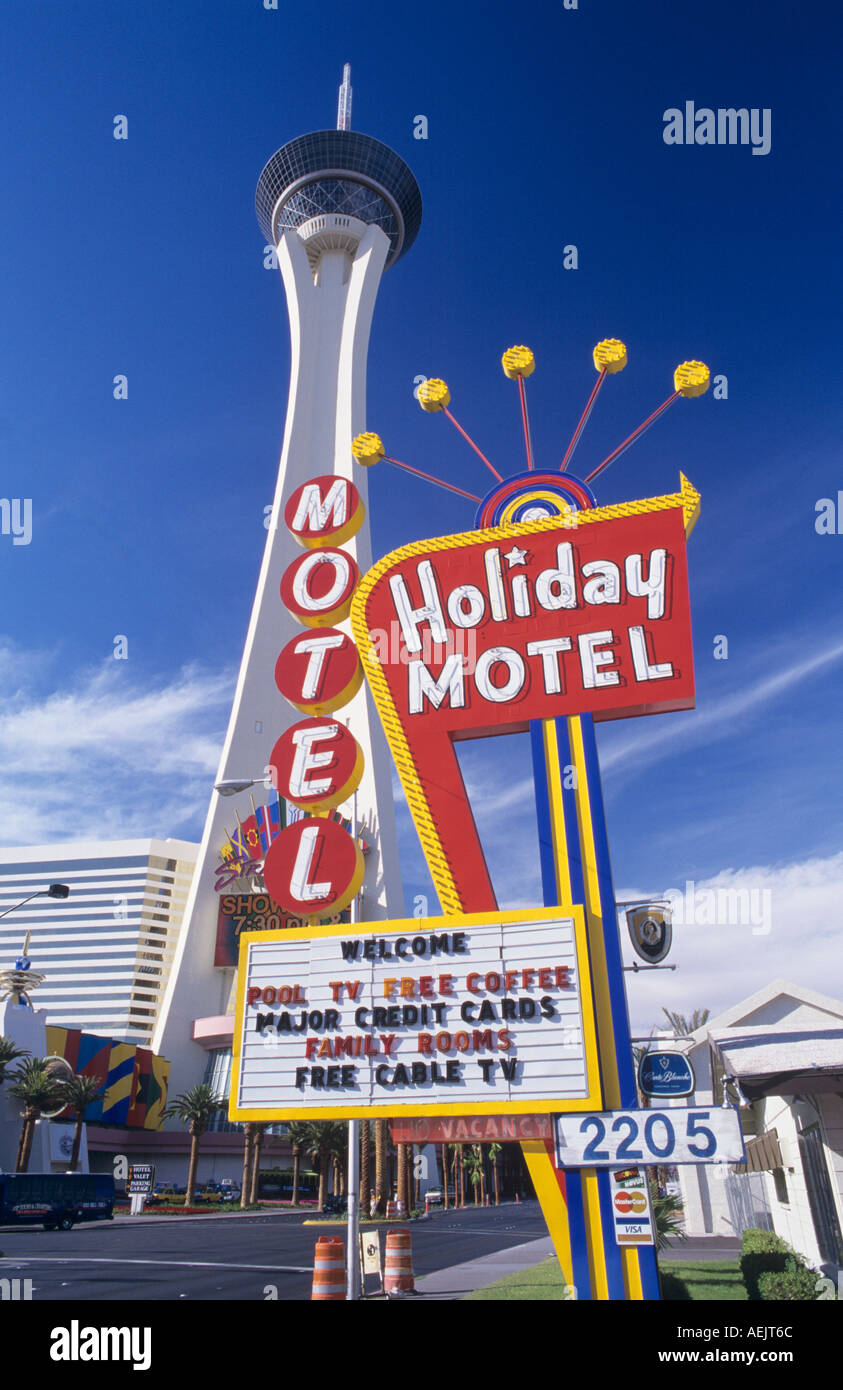 La Torre Stratosphere y Holiday Motel Las Vegas, EE.UU. Foto de stock