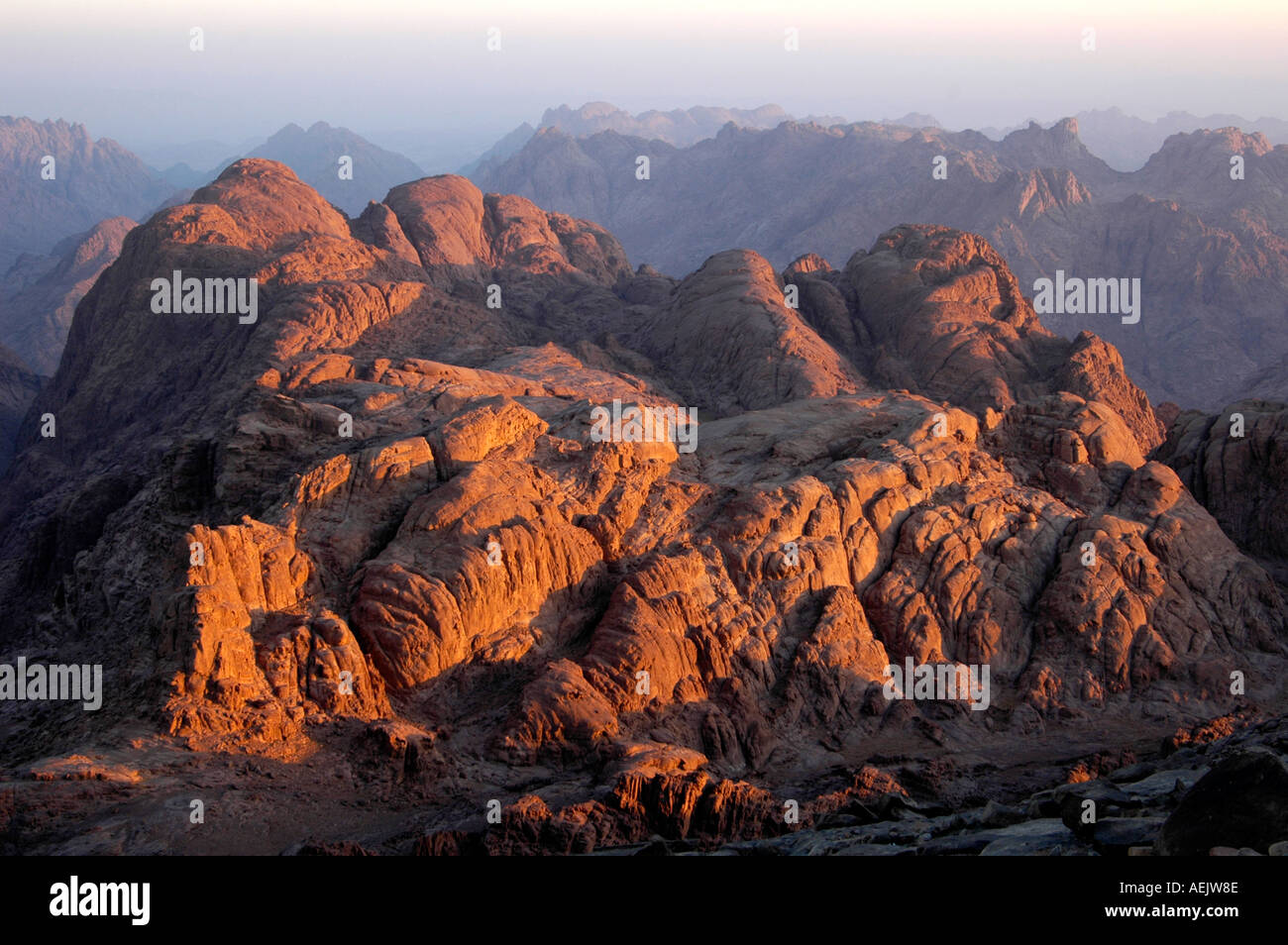 Vista desde la cumbre del monte Sinaí, también conocido como el Monte