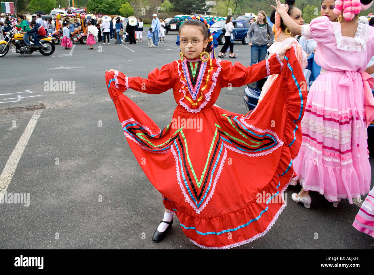 Vestido mexicano niña fotografías e imágenes de alta resolución - Alamy Vestido mexicano niña fotografías e imágenes de alta resolución - Alamy