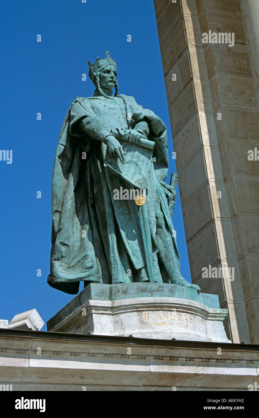 Andras (1205 a 1233) estatua, Monumento del Milenio, Plaza de los Héroes, Budapest, Hungría Foto de stock