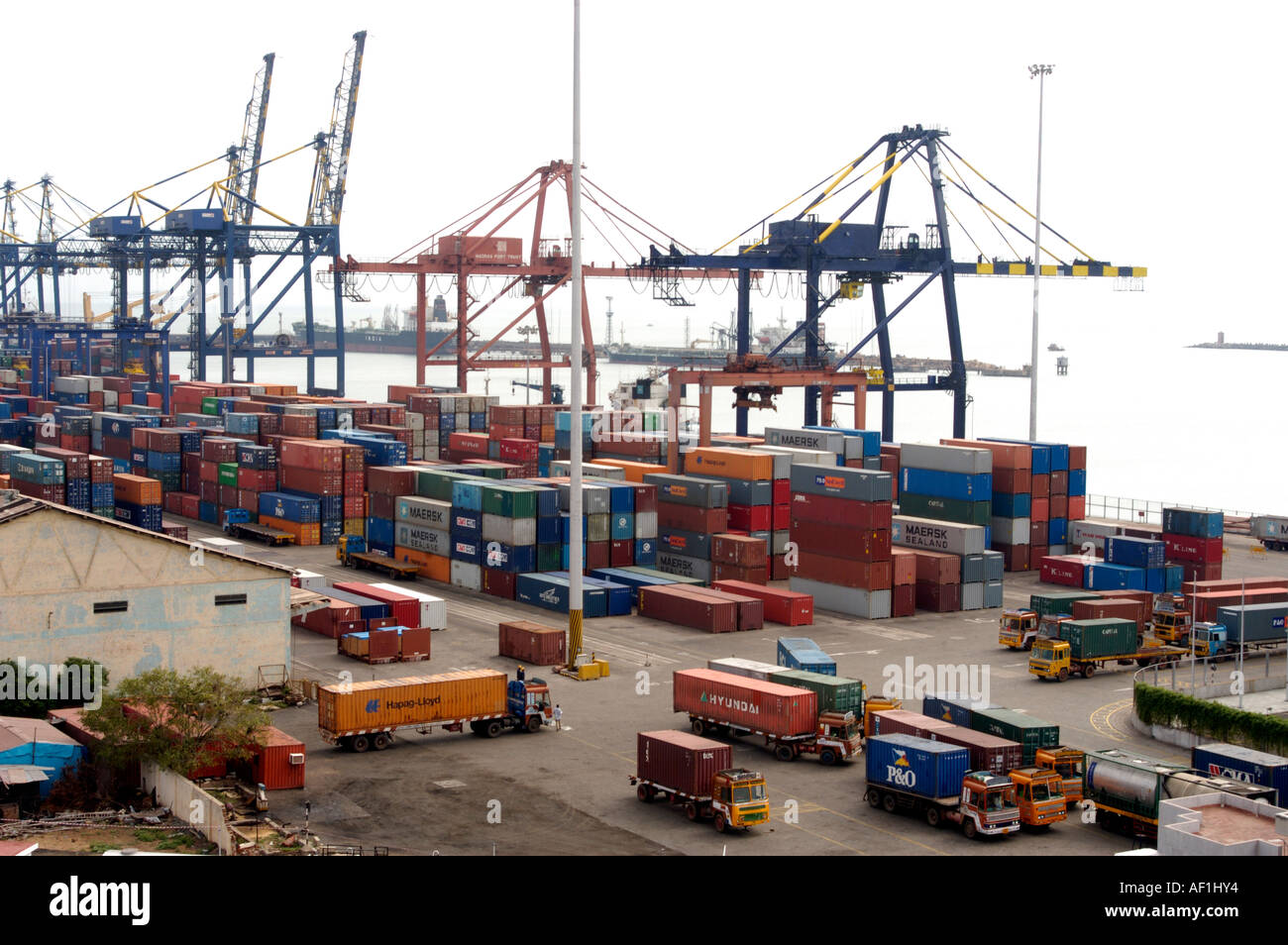 En la terminal de contenedores del puerto de Chennai Tamil Nadu Fotografía  de stock - Alamy