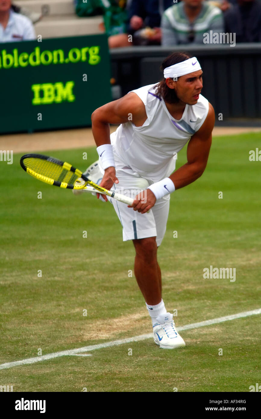 Rafael Nadal a la altura de su carrera en Wimbledon Foto de stock