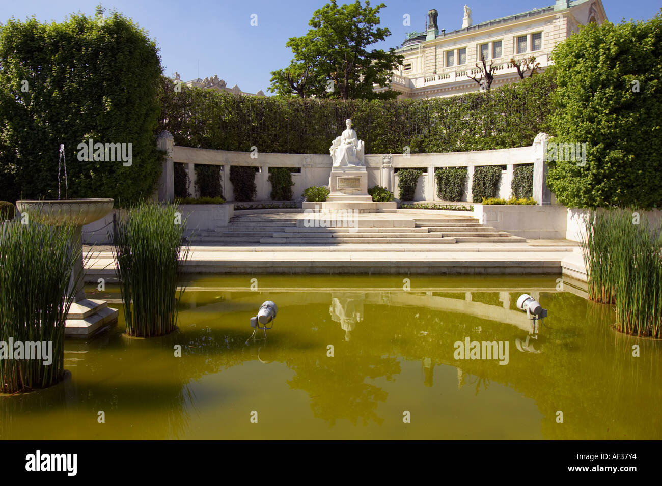 La emperatriz Elizabeth Memorial en el Volksgarten Viena Austria Foto de stock