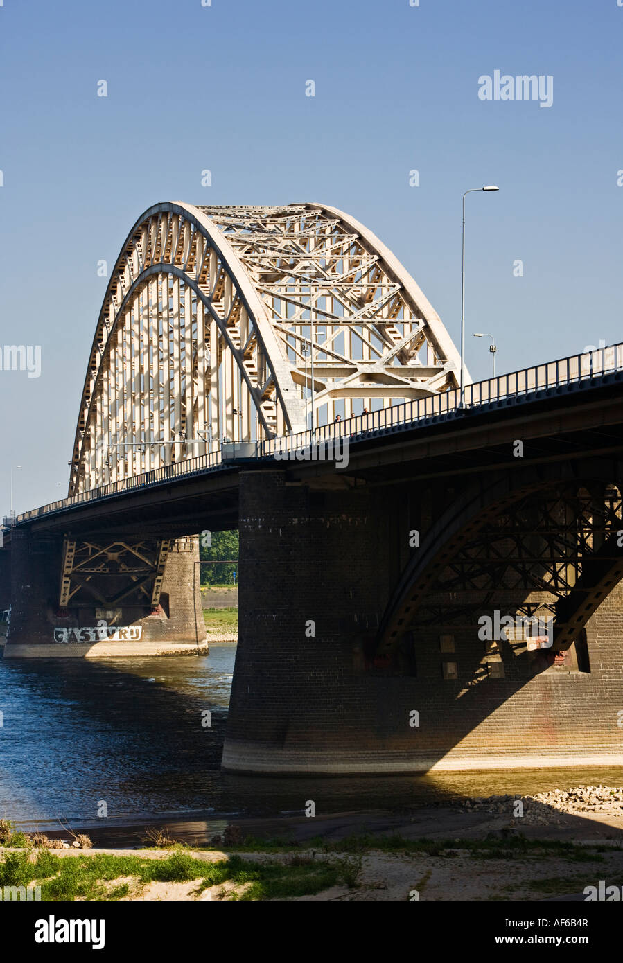 El Waal puente en Nijmegen, Holanda Foto de stock