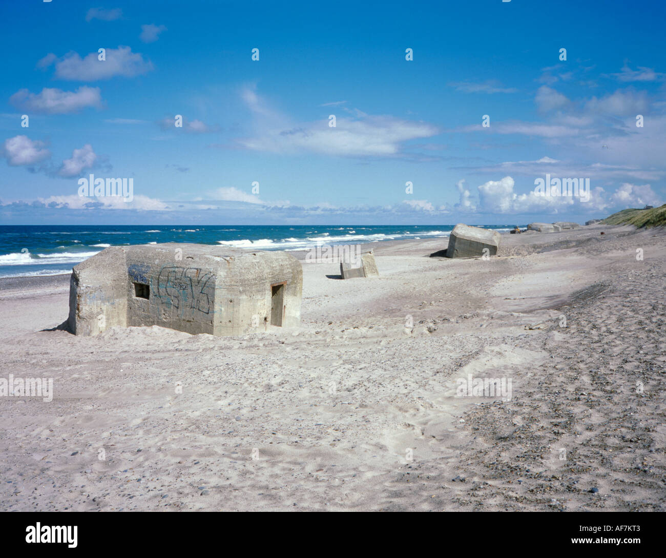 Restos de WW2 playa defensas, Sondervig, oeste de Ringkøbing, Jylland (Jutlandia), Dinamarca. Foto de stock