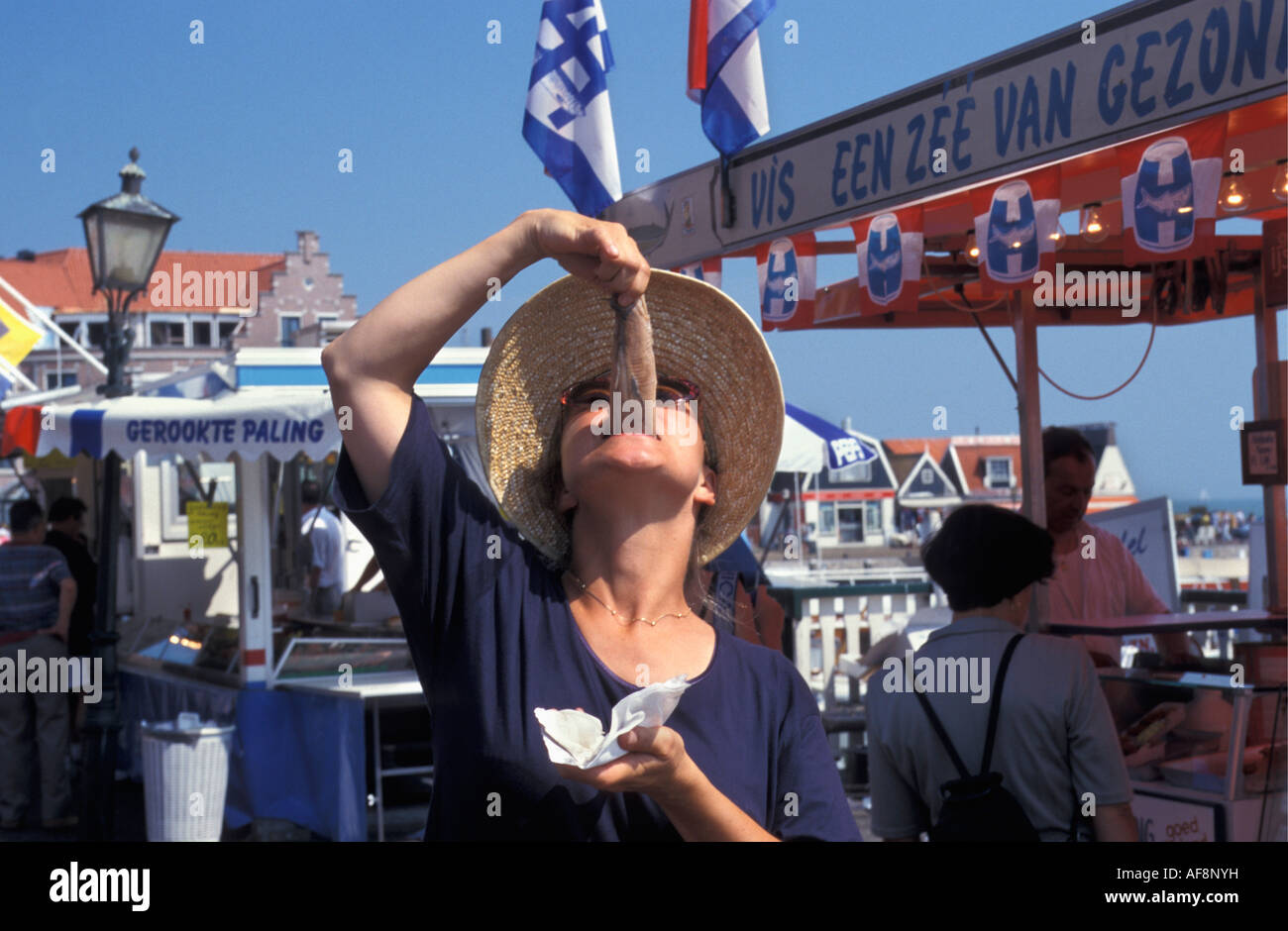 Sombrero tipico holandes mujer fotografías e imágenes de alta resolución -  Alamy