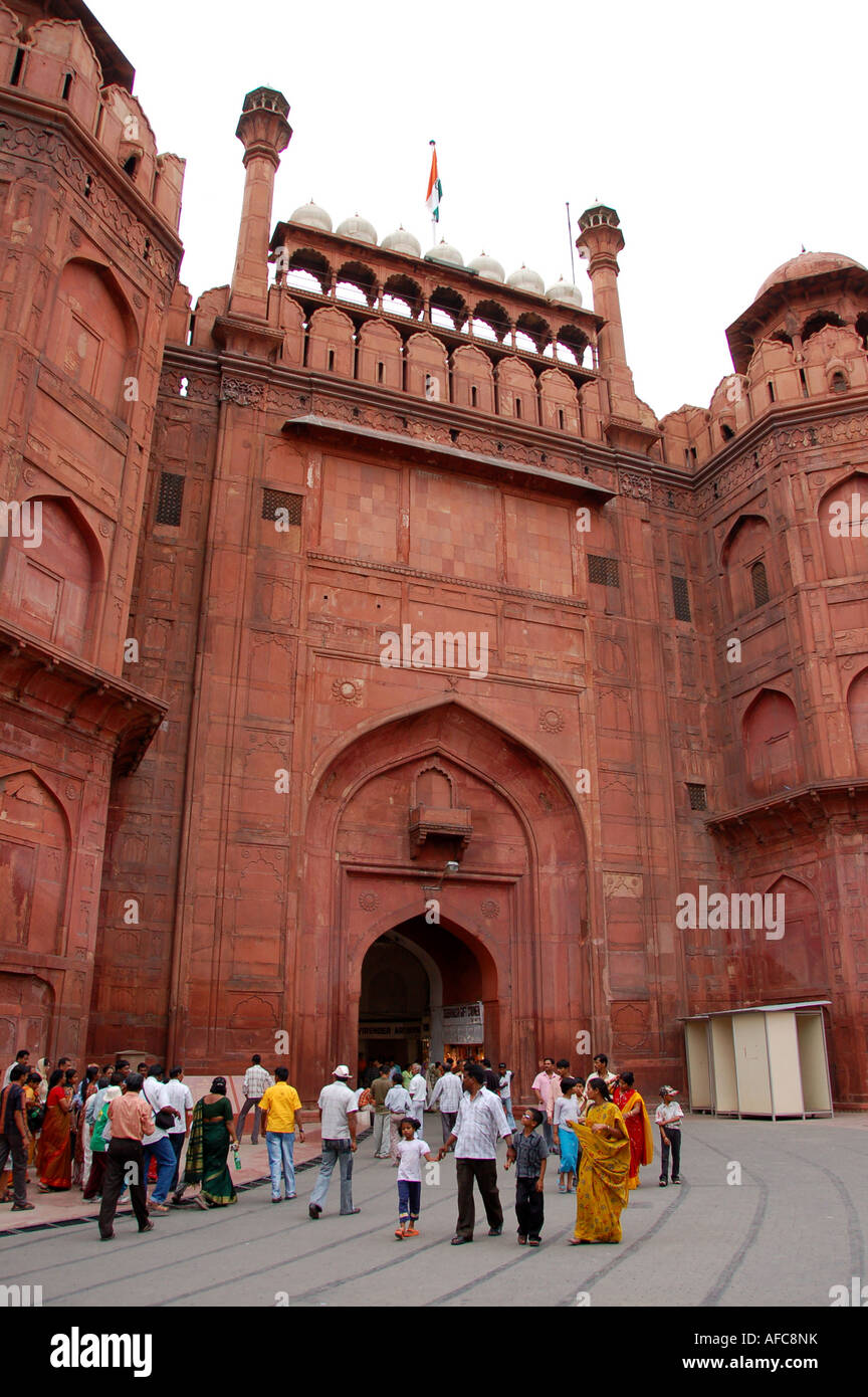 Entrada principal a la Fortaleza Roja, Nueva Delhi Fotografía de stock -  Alamy