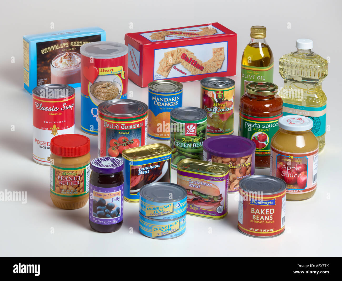 Artículos de despensa de alimentos no perecederos, misión Fotografía de  stock - Alamy