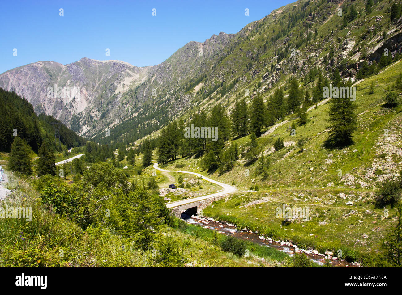 El Parque Nacional de Mercantour, Alpes Maritimes, Francia - El camino de Isola 2000 Foto de stock