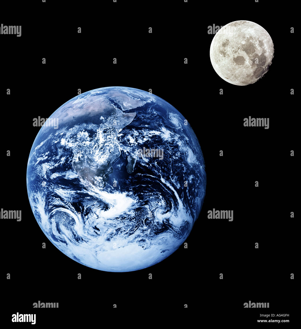 Imagen compuesta de la tierra y la luna Luna orbitando la Tierra Fuente Imágenes cortesía de NASA NSSDC utilizado para crear la nueva composición. Foto de stock