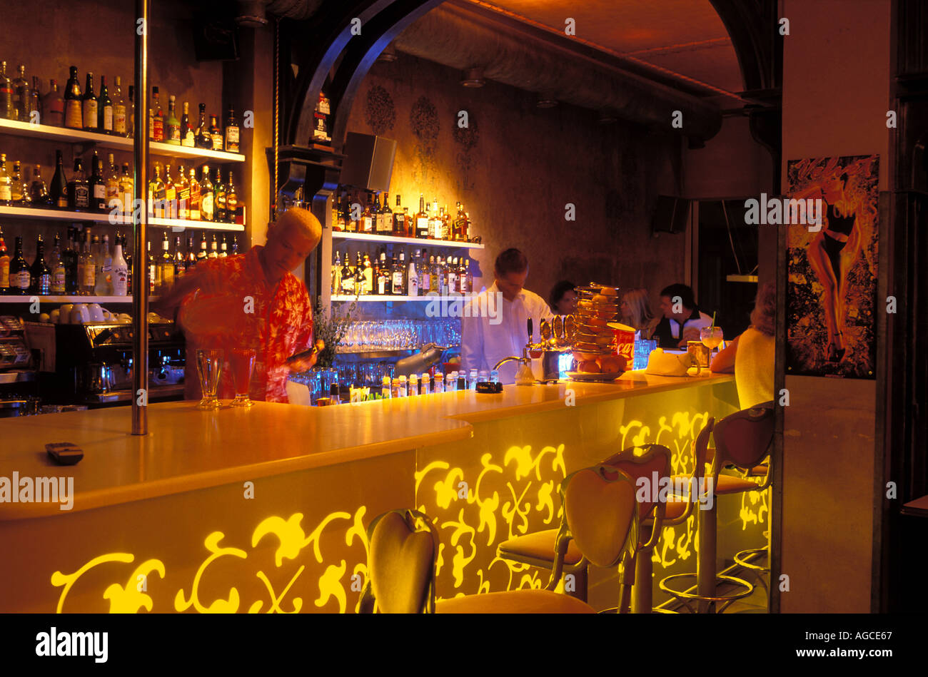 El moderno Bar terciopelos ciudad vieja Riga Letonia Foto de stock