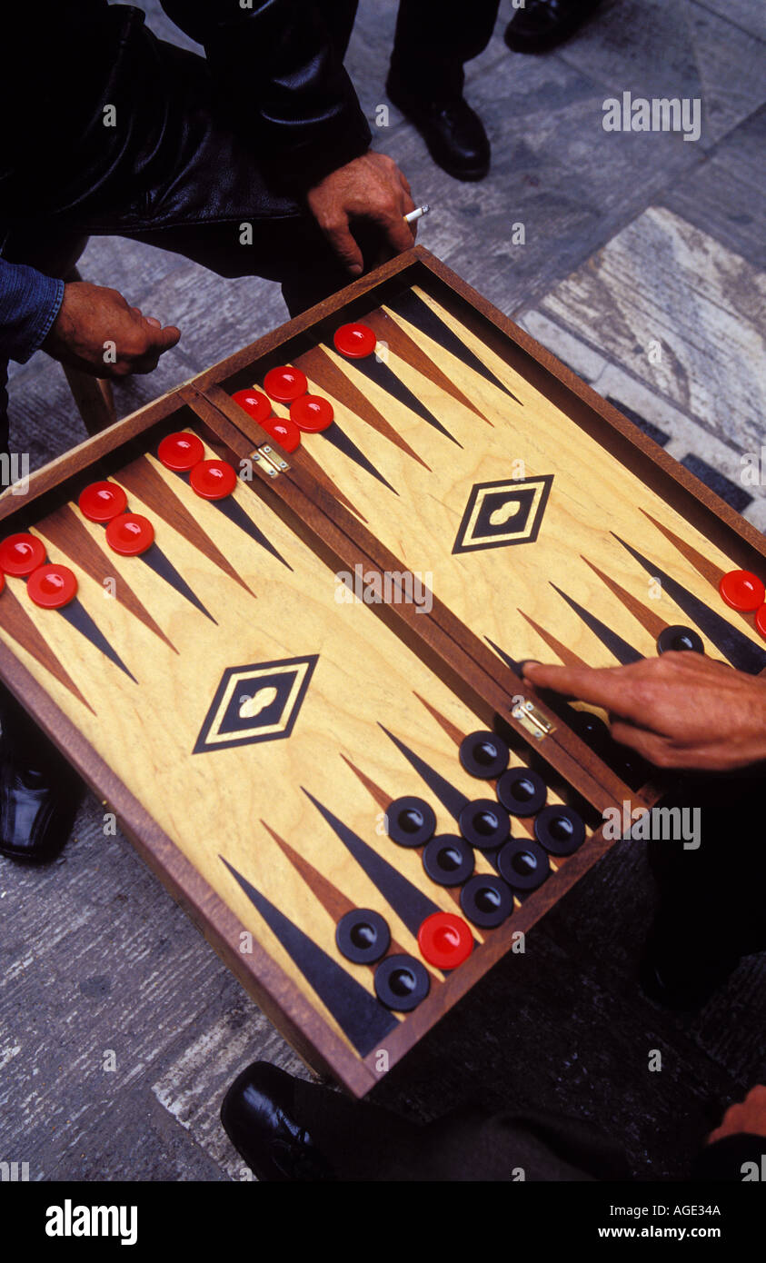 Tablero de backgammon fotografías e imágenes de alta resolución Alamy