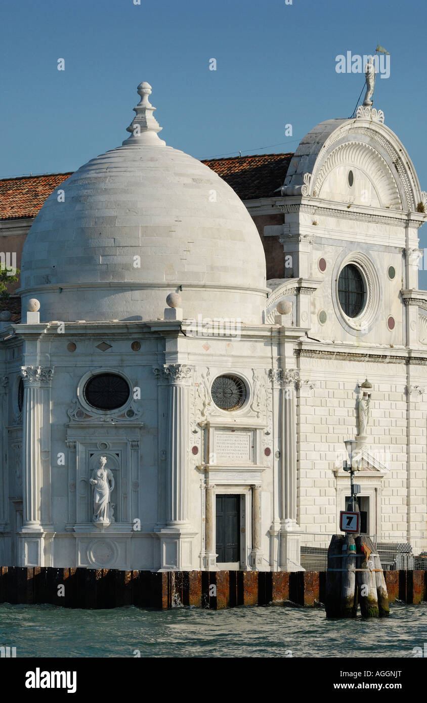 Iglesia de la isla CEMENTERIO DE SAN MICHELE En Venecia, Italia Foto de stock