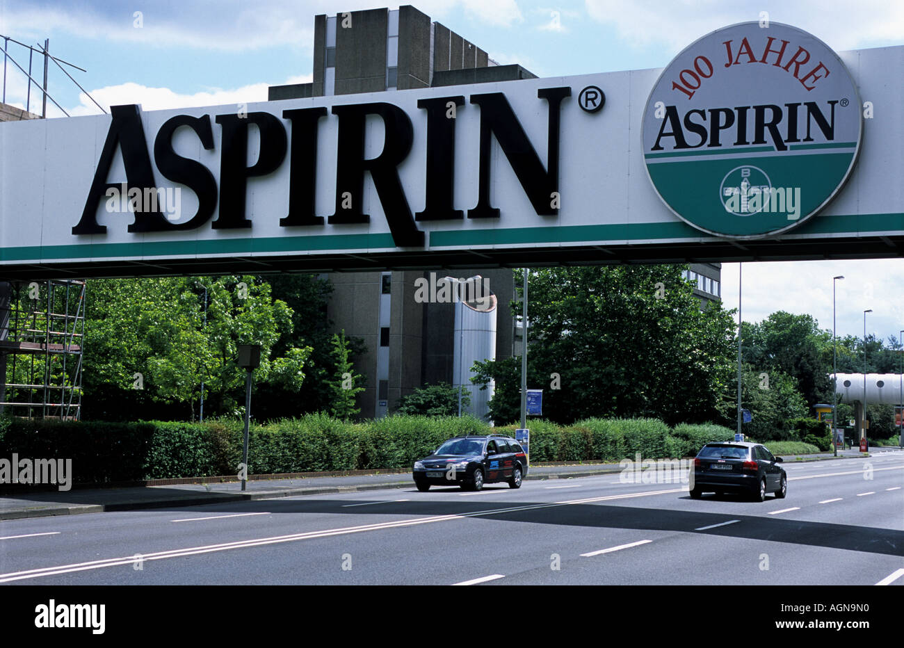 La empresa farmacéutica Bayer en Leverkusen, Renania del Norte
