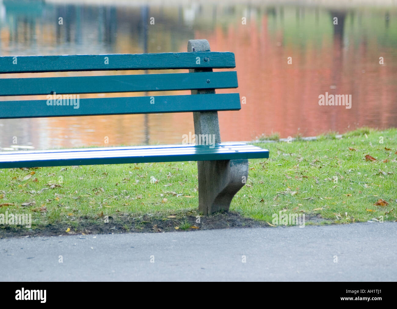 Boston public garden bench fotografías e imágenes de alta resolución