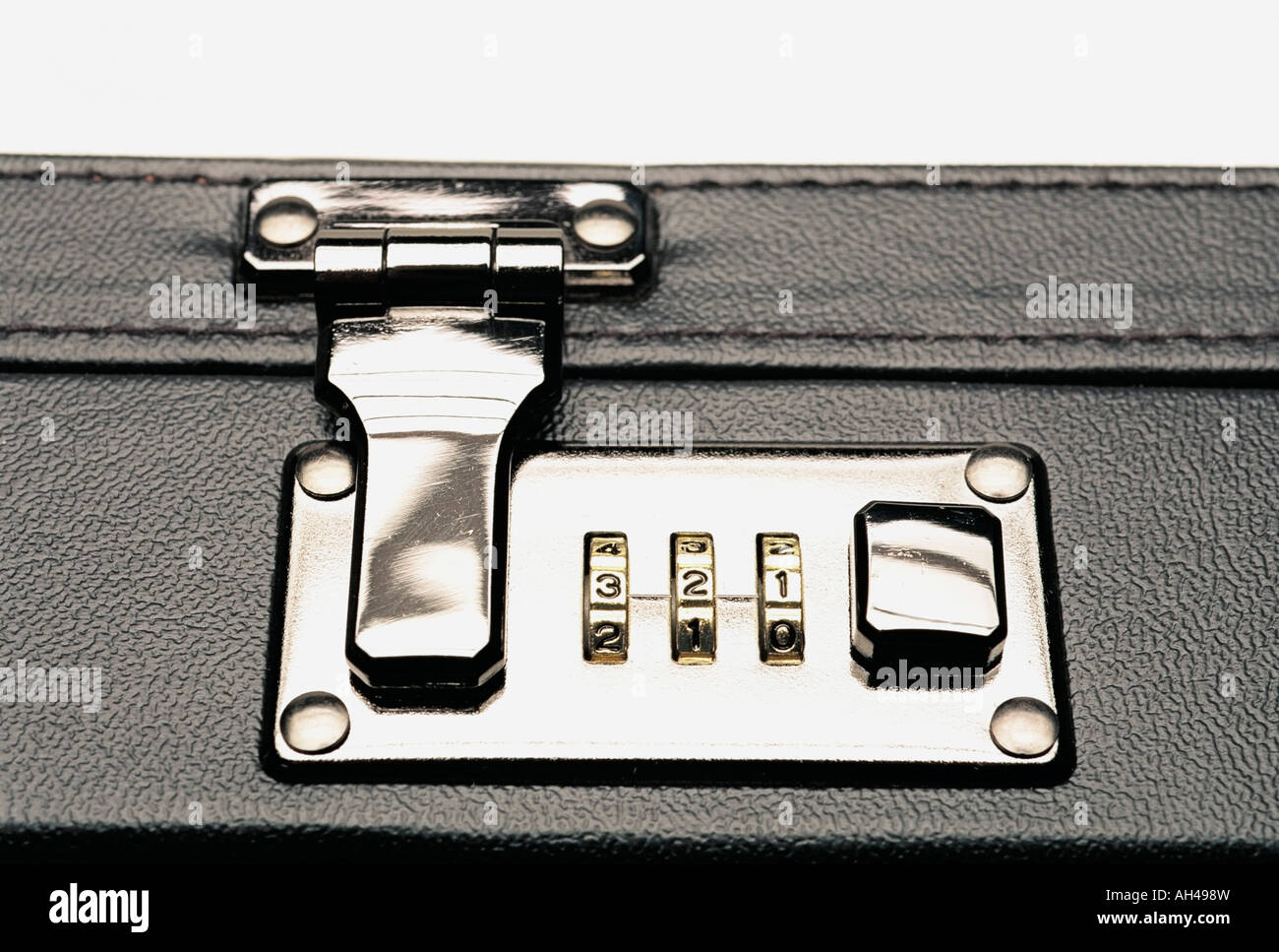 Cerradura de combinación en un maletín Fotografía de stock - Alamy
