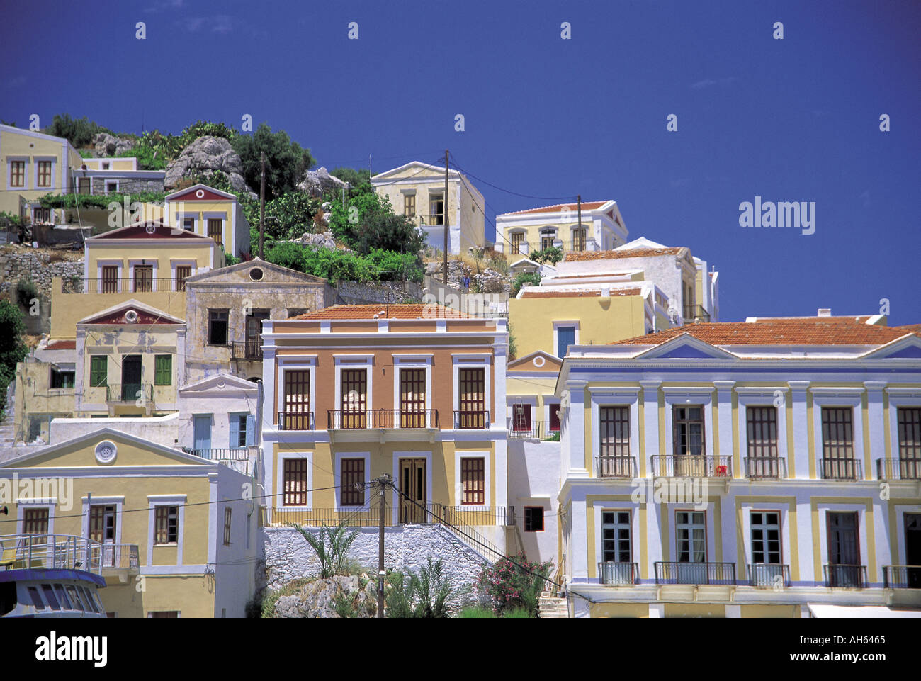 Casas palladianas en la isla griega de Symi Foto de stock