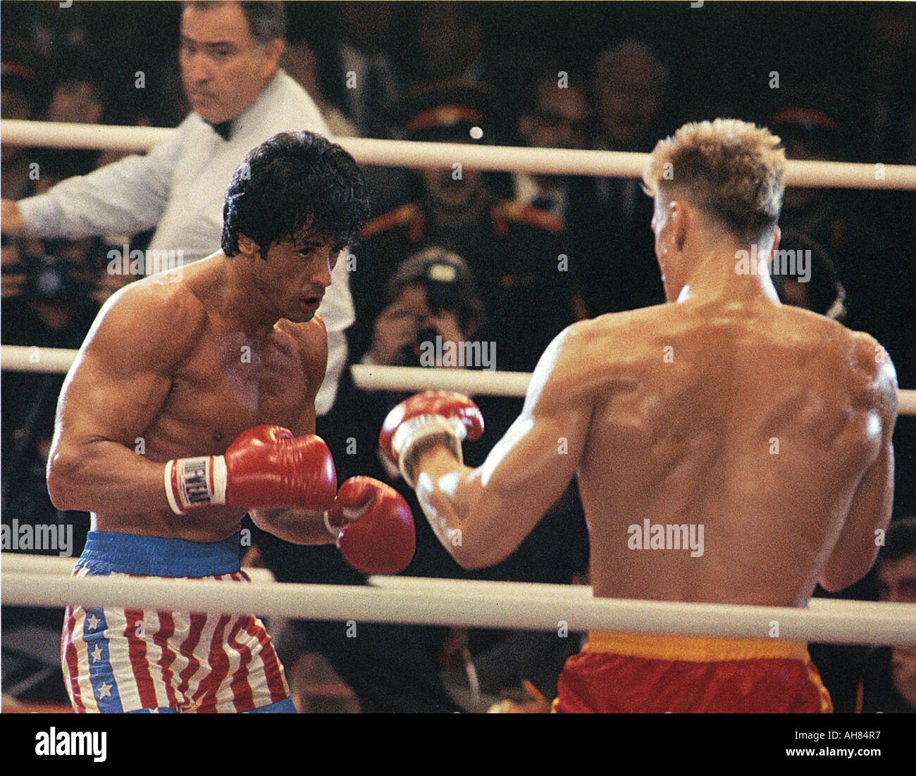 ROCKY IV 1985 MGM UA película con Sylvester Stallone y Dolph Lundgren Foto de stock