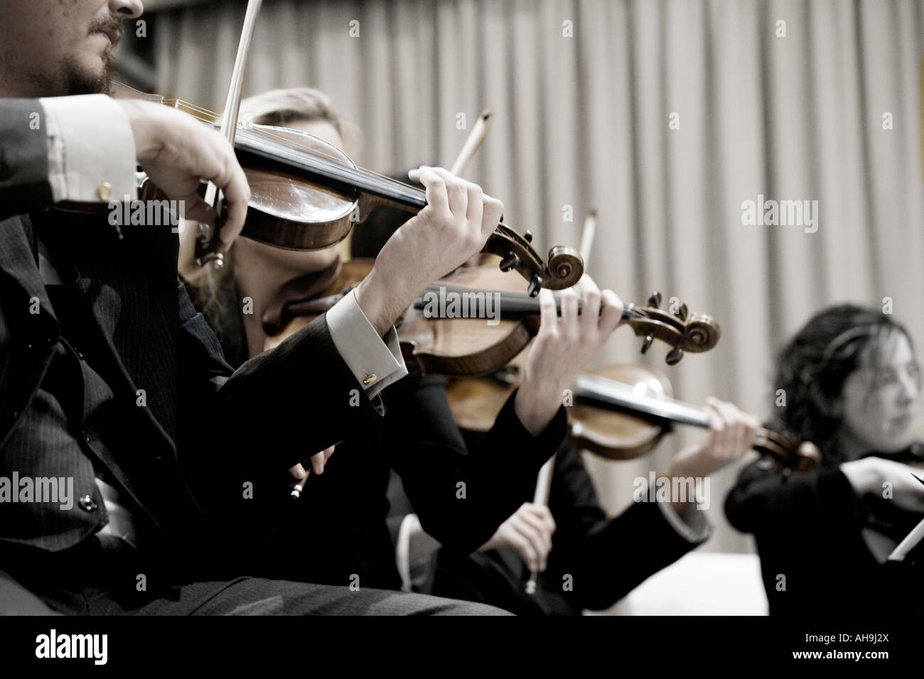 Reproductor de música clásica violín rithm cadena instrumentos orquesta  sinfónica instrumental instrumentalista tunes teoría musical concierto  Fotografía de stock - Alamy