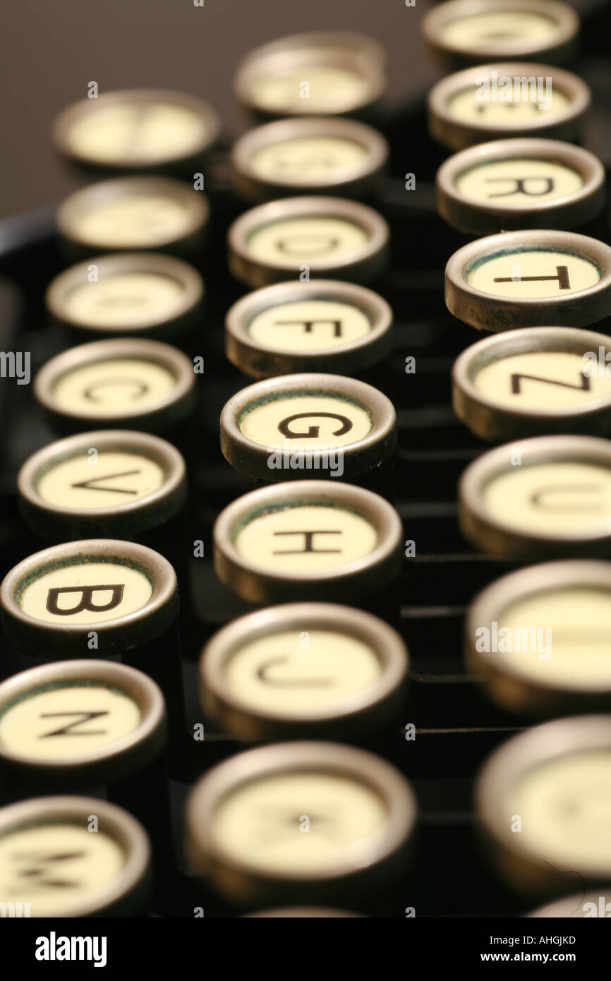 Una máquina de escribir en una iluminación espectacular Foto de stock