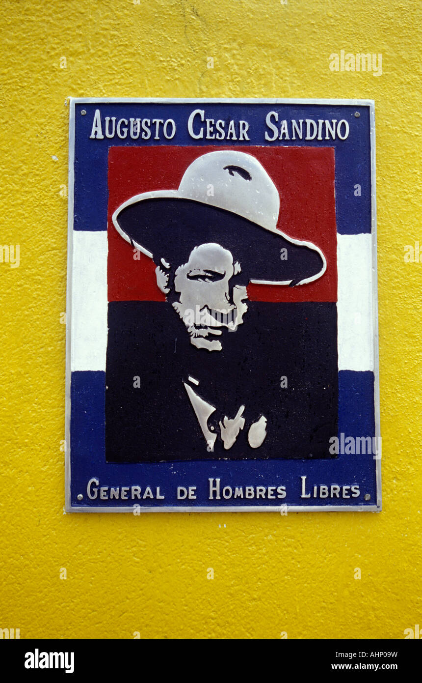 Retrato del líder revolucionario Augusto César Sandino, León, Nicaragua Foto de stock