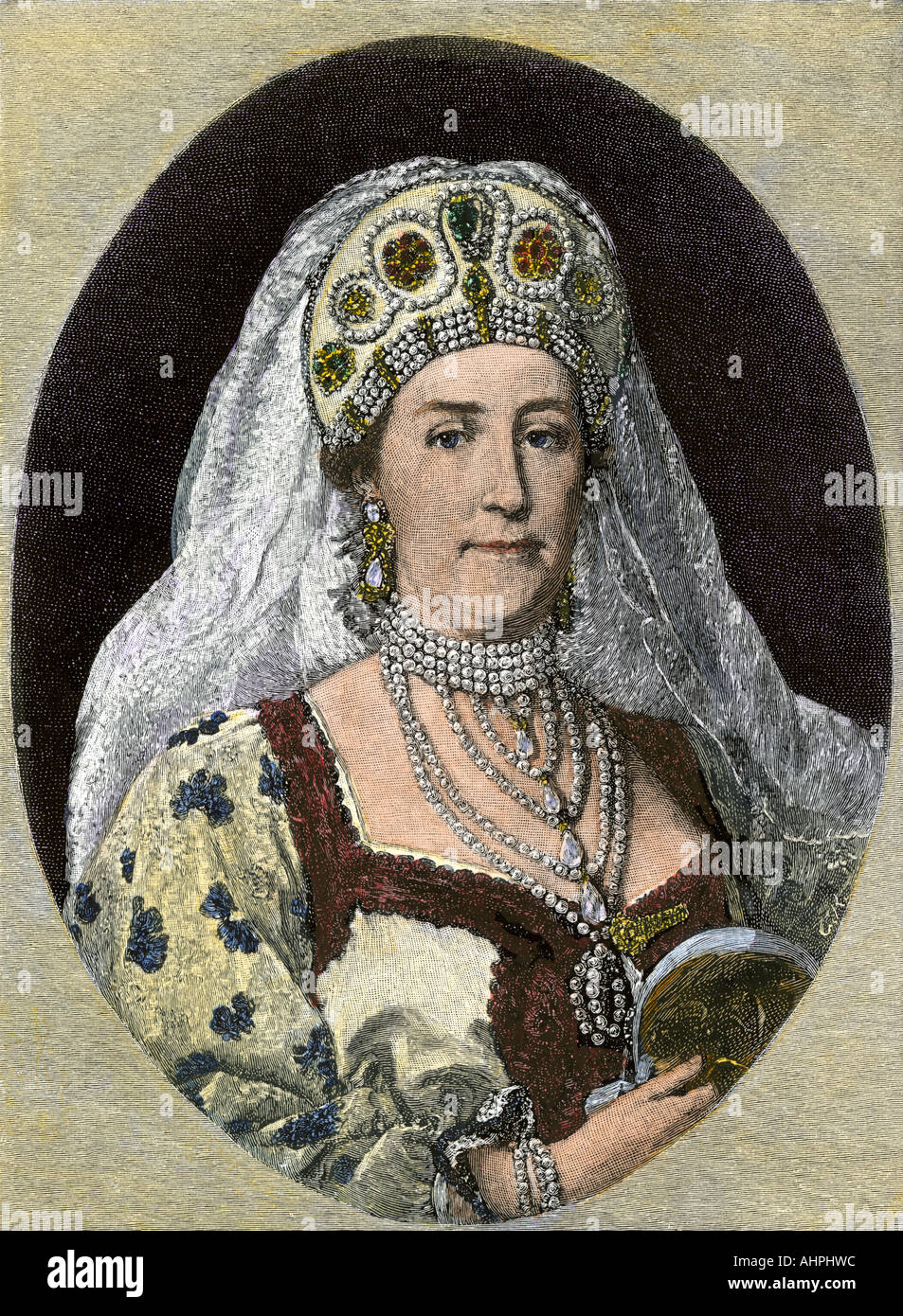 Catalina la Grande en atuendo rusa de 1700. Xilografía coloreada a mano Foto de stock