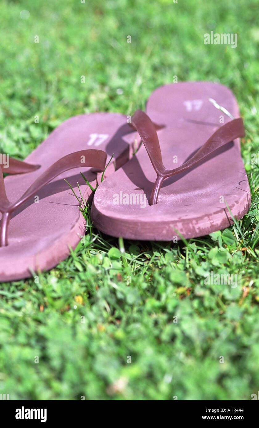 Sandalias De Goma Fotos e Imágenes de stock - Alamy