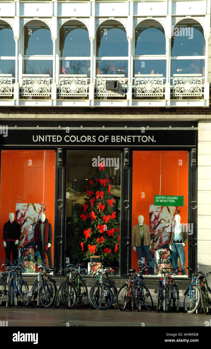 Colores unidos de Benetton store St Stephens Green el centro de la ciudad  de Dublin Irlanda UE Fotografía de stock - Alamy