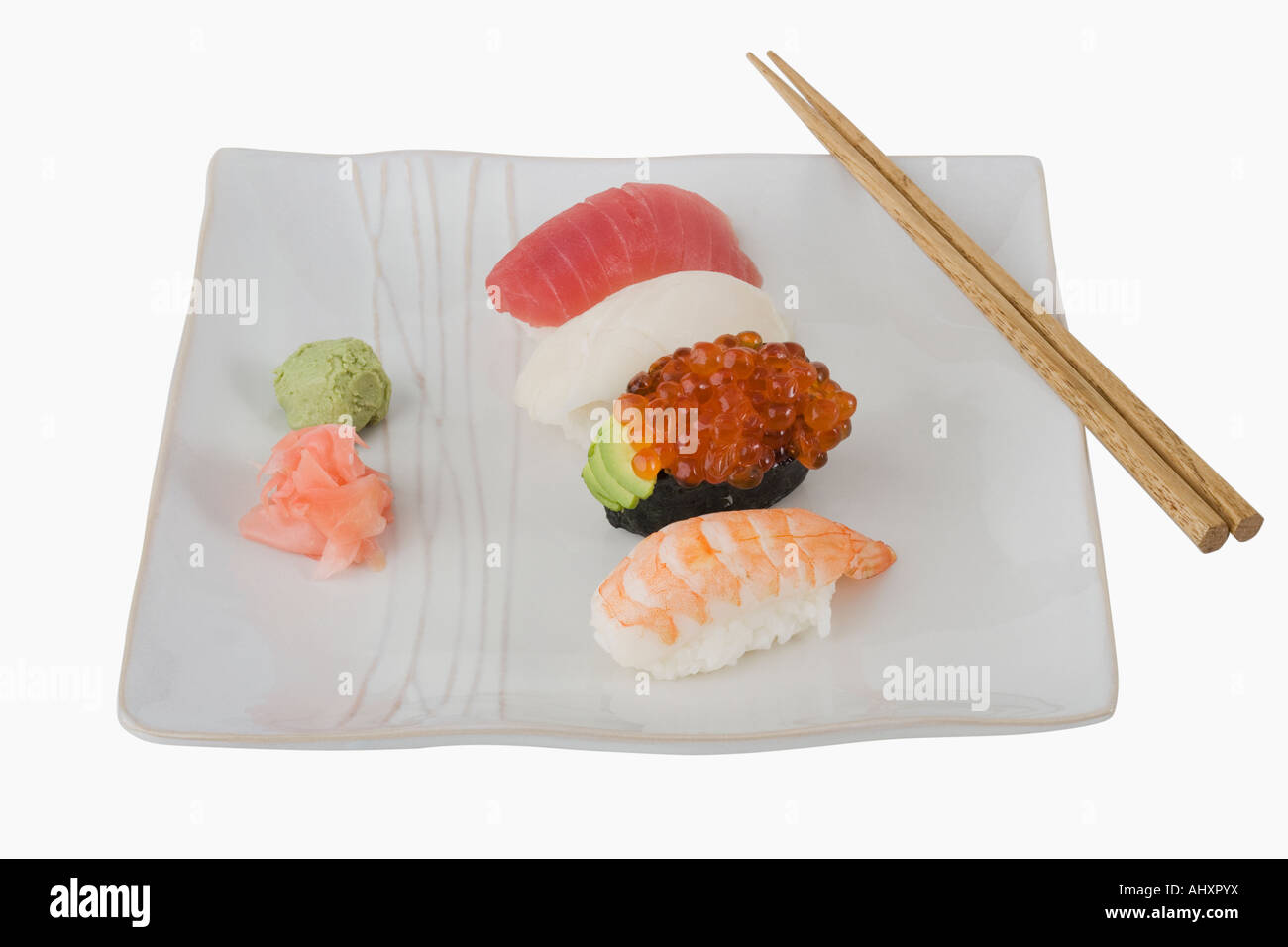 Cerca de surtido de sushi en la placa Foto de stock