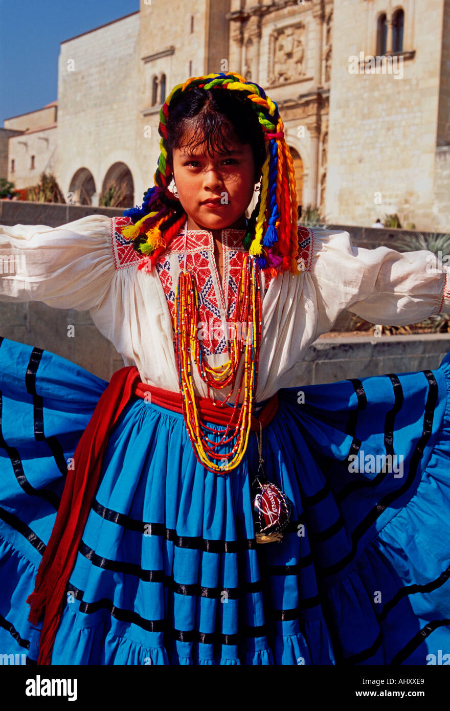 La niña mexicana Mexicana, chica, las murgas de bailarina, retrato, Guelaguetza, Festival, Oaxaca, Oaxaca de Juárez, Oaxaca, México Foto de stock
