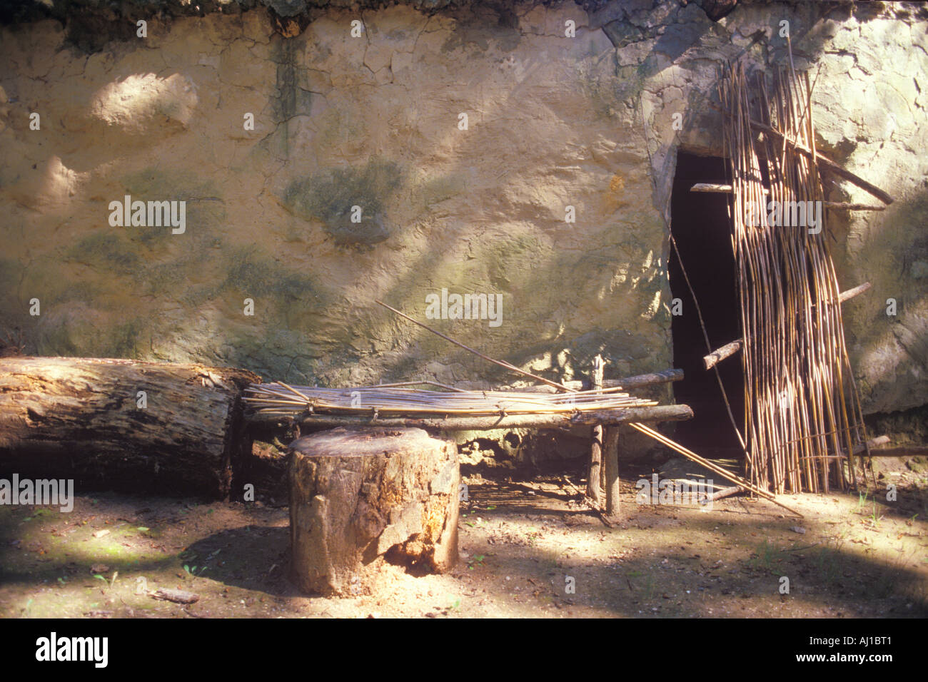 La antigua morada Tasalagi Village en la Nación Cherokee OK Foto de stock