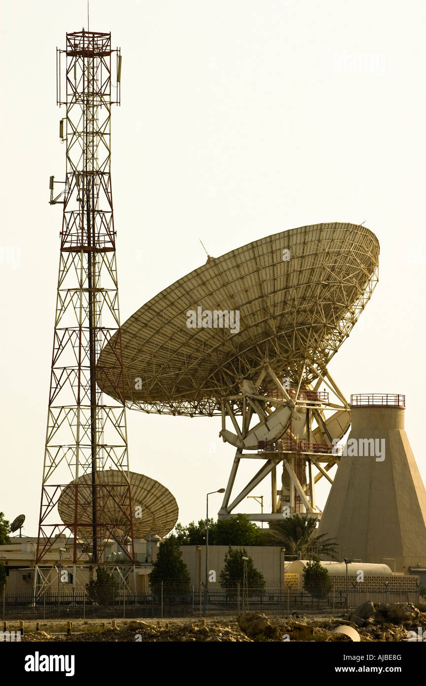Satellite earth station fotografías e imágenes de alta resolución - Alamy