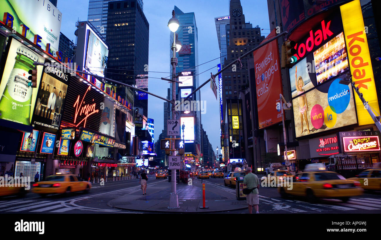 Muy temprano en la mañana en la plaza Times Square de Nueva York Foto de stock