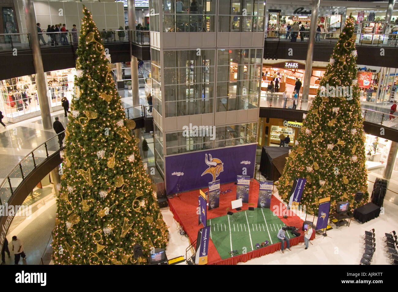 Minnesota USA Minneapolis Mall of América pre compras de Navidad en el  centro comercial cubierto más grande de la U S Noviembre 2006 Fotografía de  stock - Alamy