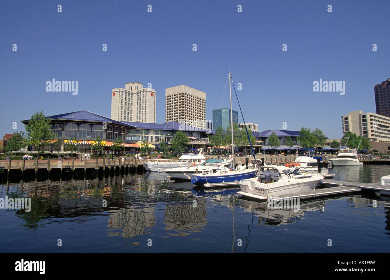 Ee.Uu. VIRGINIA NORFOLK el puerto y la ciudad de Norfolk, Virginia  Fotografía de stock - Alamy