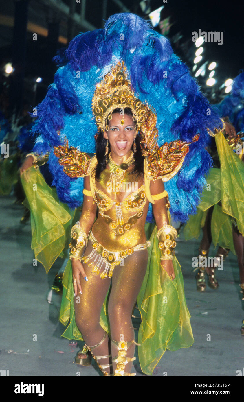 Mujeres del carnaval de rio de janeiro fotografías e imágenes de alta  resolución - Página 5 - Alamy