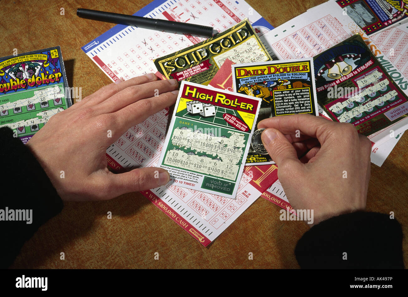 Scratch Tickets instantáneo de la lotería del estado de Massachusetts Foto de stock