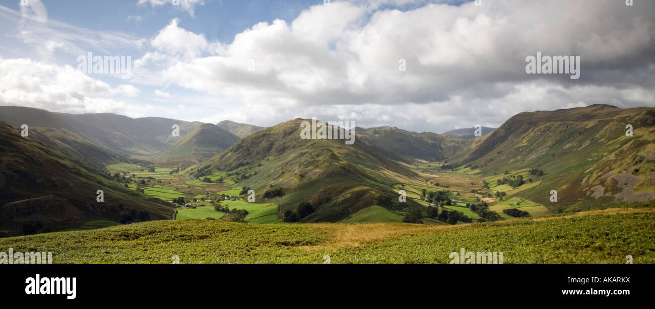 Vew de Martindale y Boardale desde Hallin Fells laderas meridionales Lake District National Park Cumbria Foto de stock