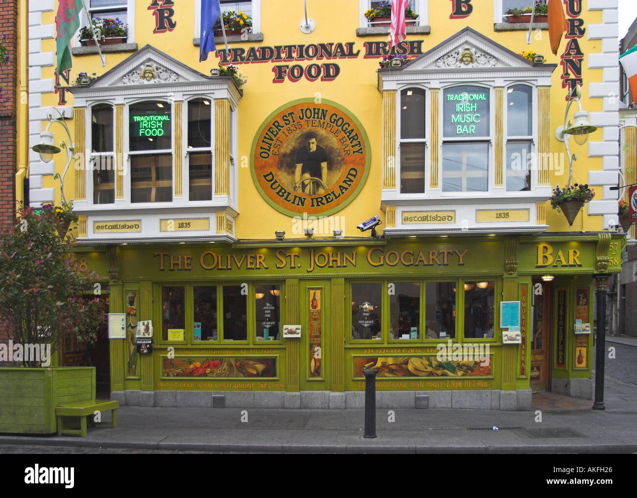 El Oliver St John Gogarty Bar Temple Bar Dublín Foto de stock
