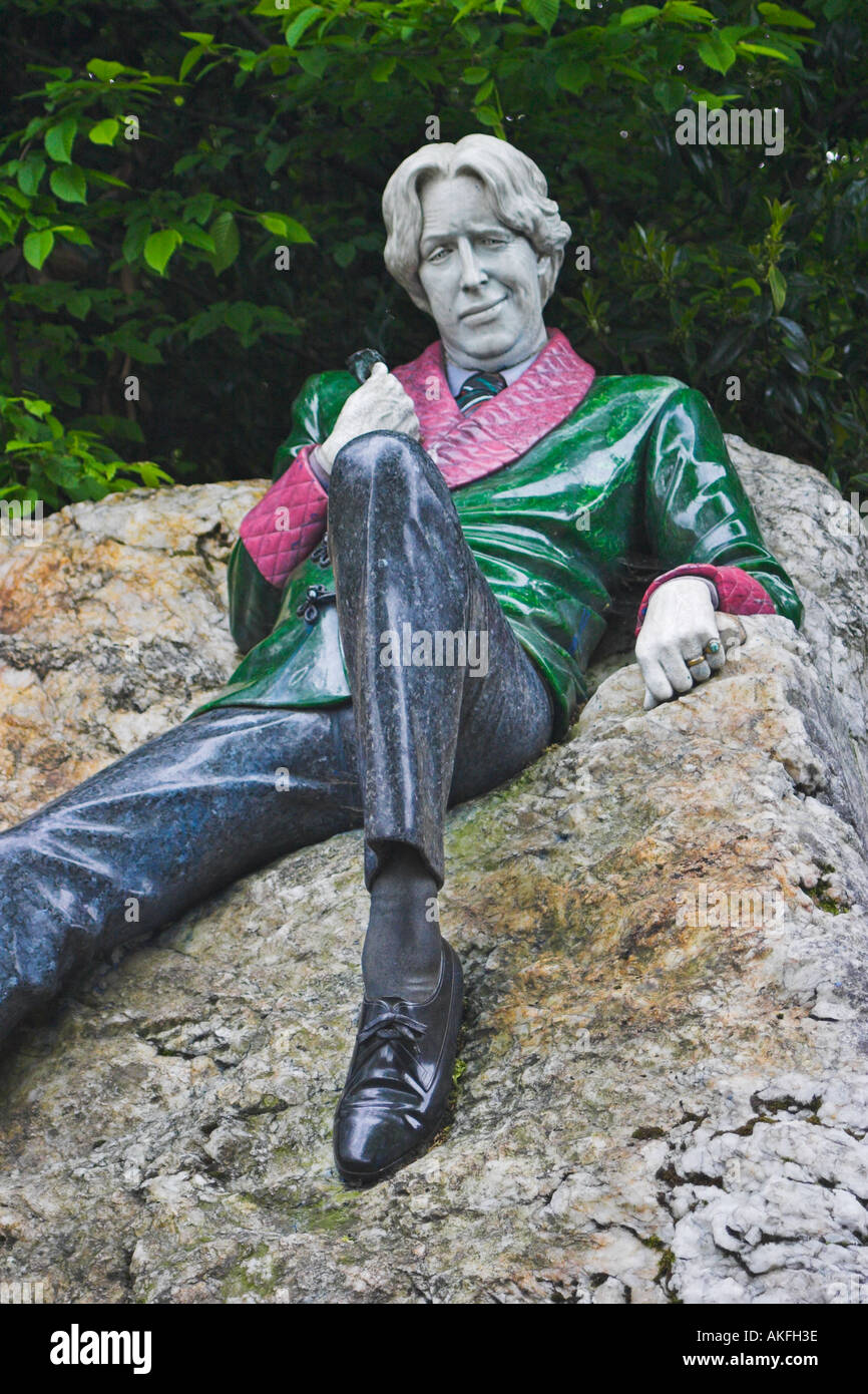 Oscar Wilde la estatua de monseñor Ryan Park Merrion Square Dublin Foto de stock