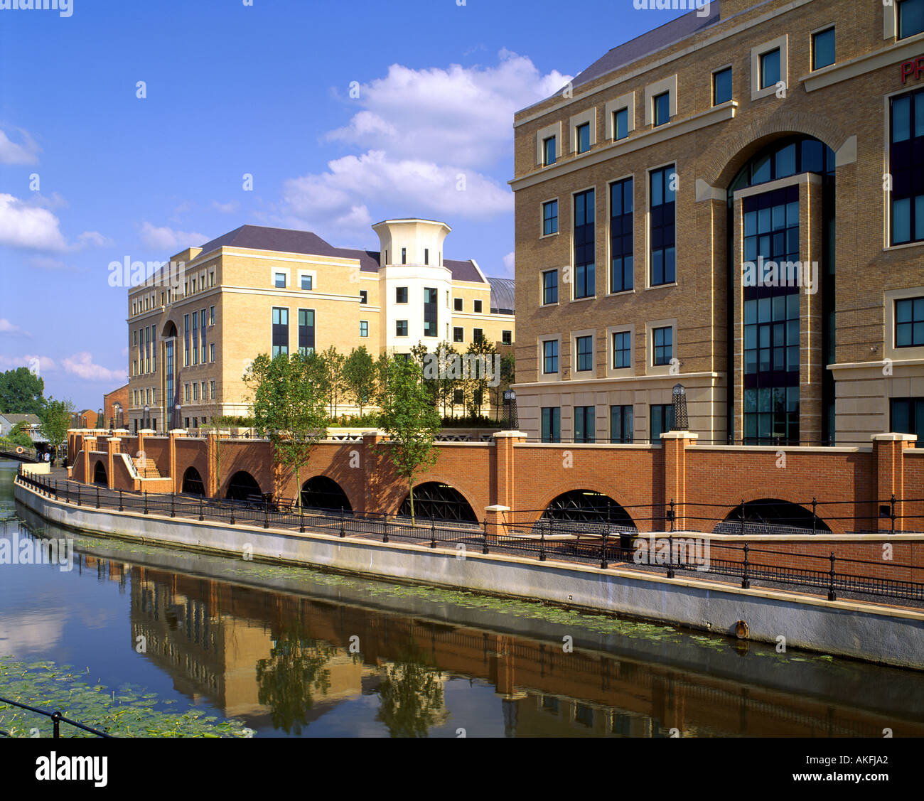 GB - Berkshire: Kennett Avon Canal en la lectura Foto de stock
