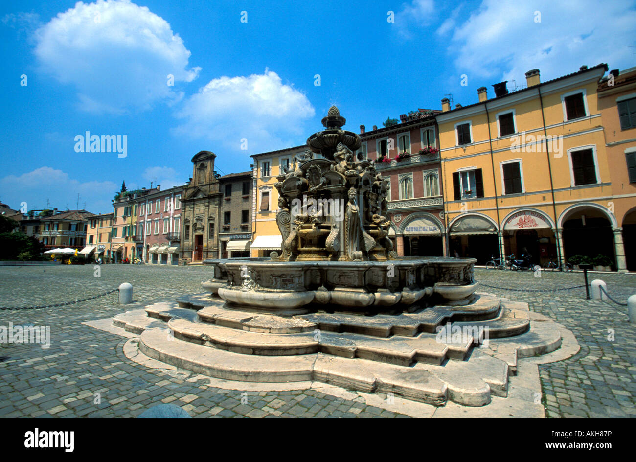 Fuente Masini, Cesena, Emilia Romagna, Italia Foto de stock