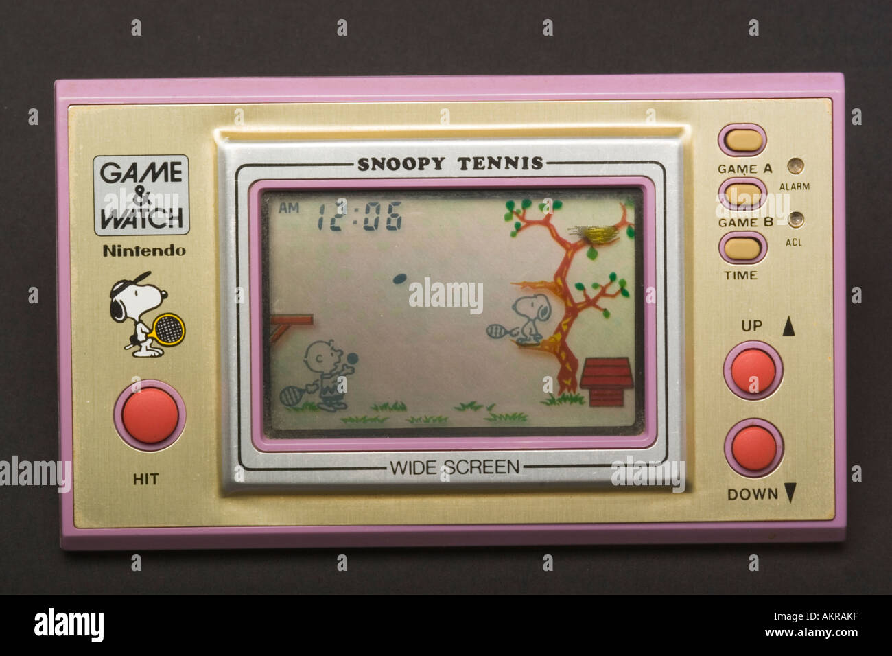 Juego de Nintendo Snoopy Tennis gadget Reloj vintage Computer Fotografía de  stock - Alamy
