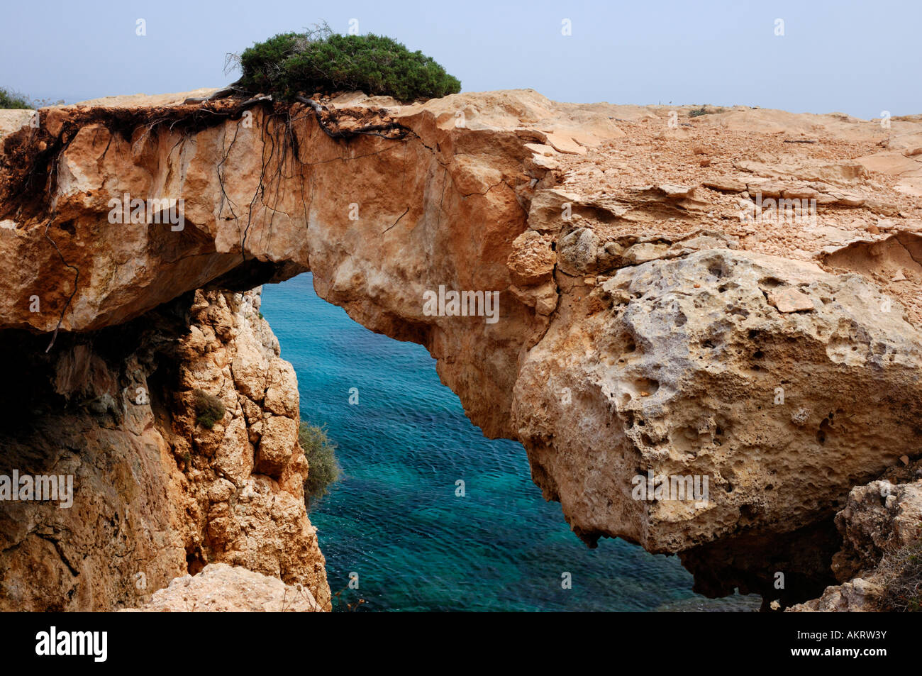Kamara Tou Koraka Puente Natural Cape Gkreko Chipre Foto de stock