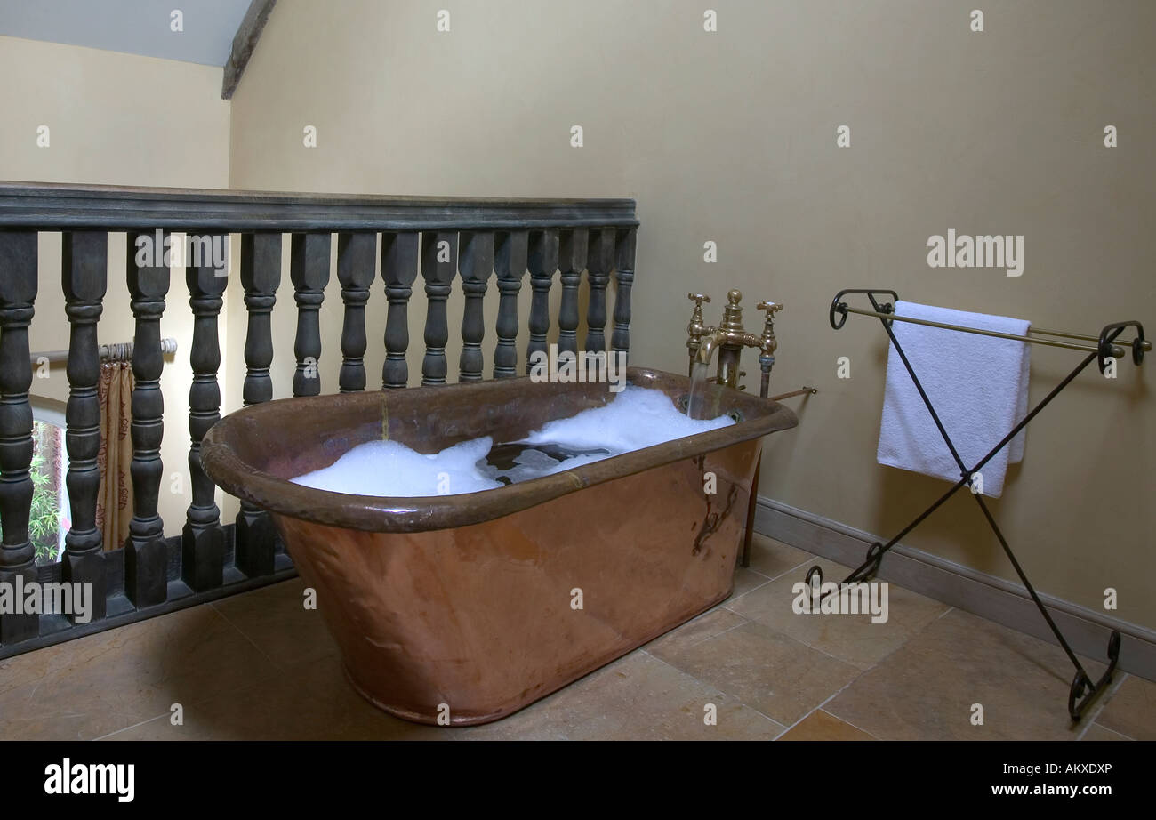 Baño de cobre fotografías e imágenes de alta resolución - Alamy
