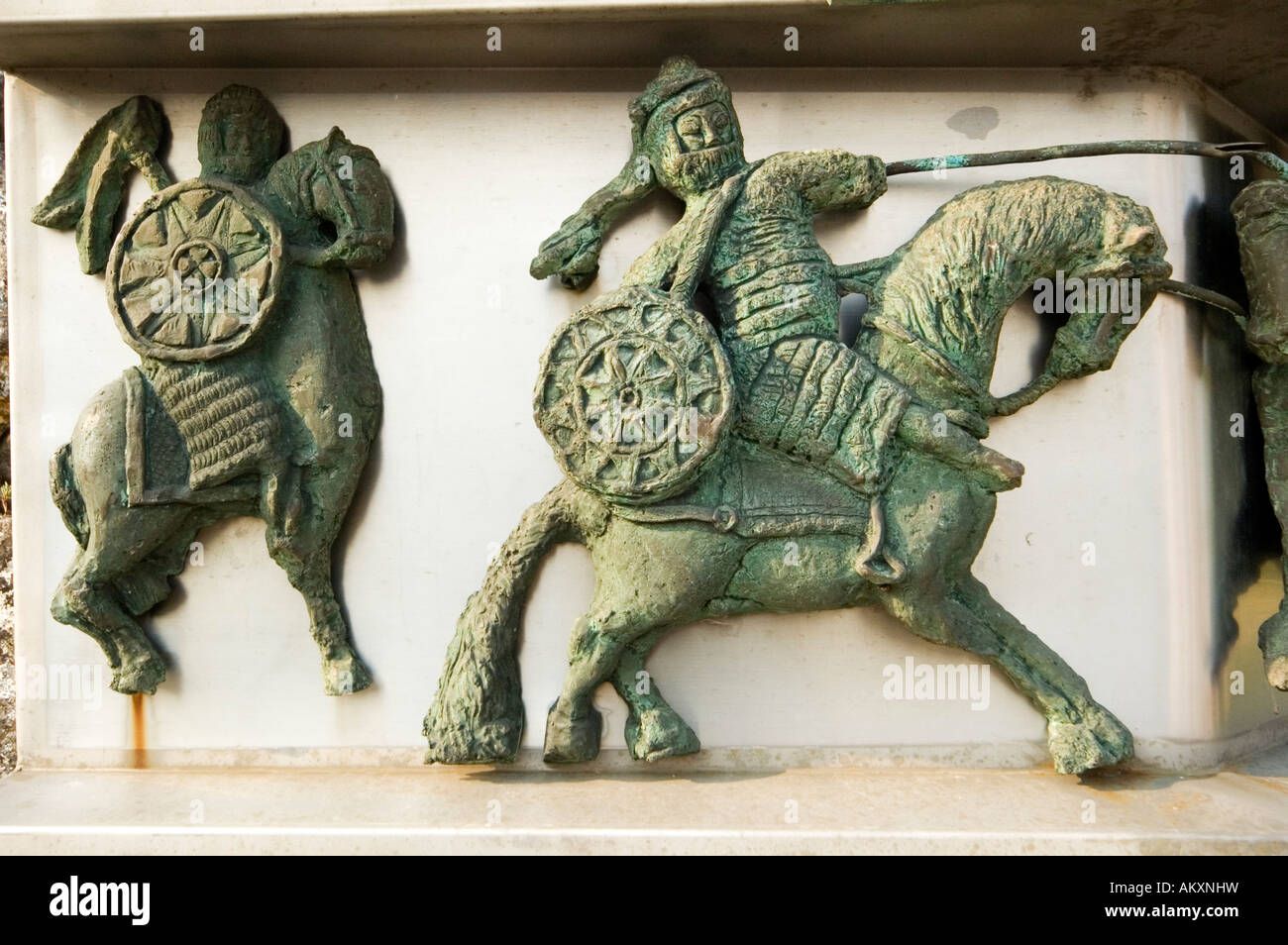 El bronce de un caballero de la edad de Carlos Magno, Roncesvalles, Navarra, España Foto de stock